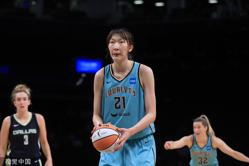 篮协给李梦和韩旭奖励