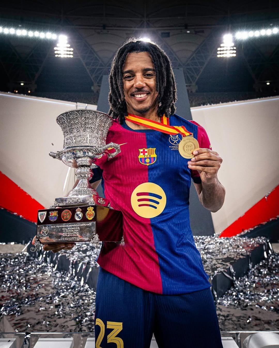 米乐官网官网-西甲球队球员获奖，获得年度最佳称号(西甲球队球员获奖,获得年度最佳称号是什么)