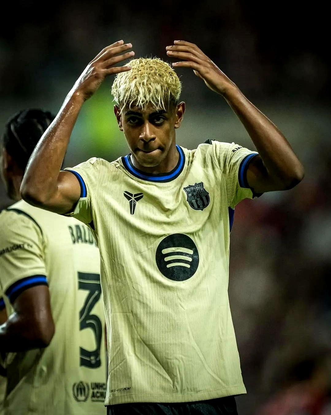 新型球衣发布,引发球迷抢购热潮(新型球衣发布,引发球迷抢购热潮的原因) 新型球衣发布,引发球迷抢购热潮(新型球衣发布,引发球迷抢购热潮的原因)