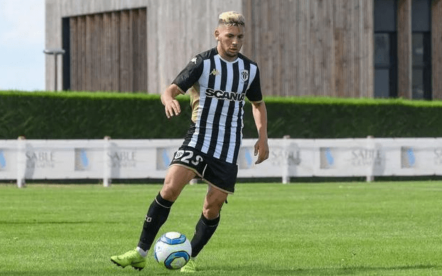 阿雅克肖客场取胜,继续压迫法甲领头羊的简单介绍 阿雅克肖客场取胜,继续压迫法甲领头羊的简单介绍