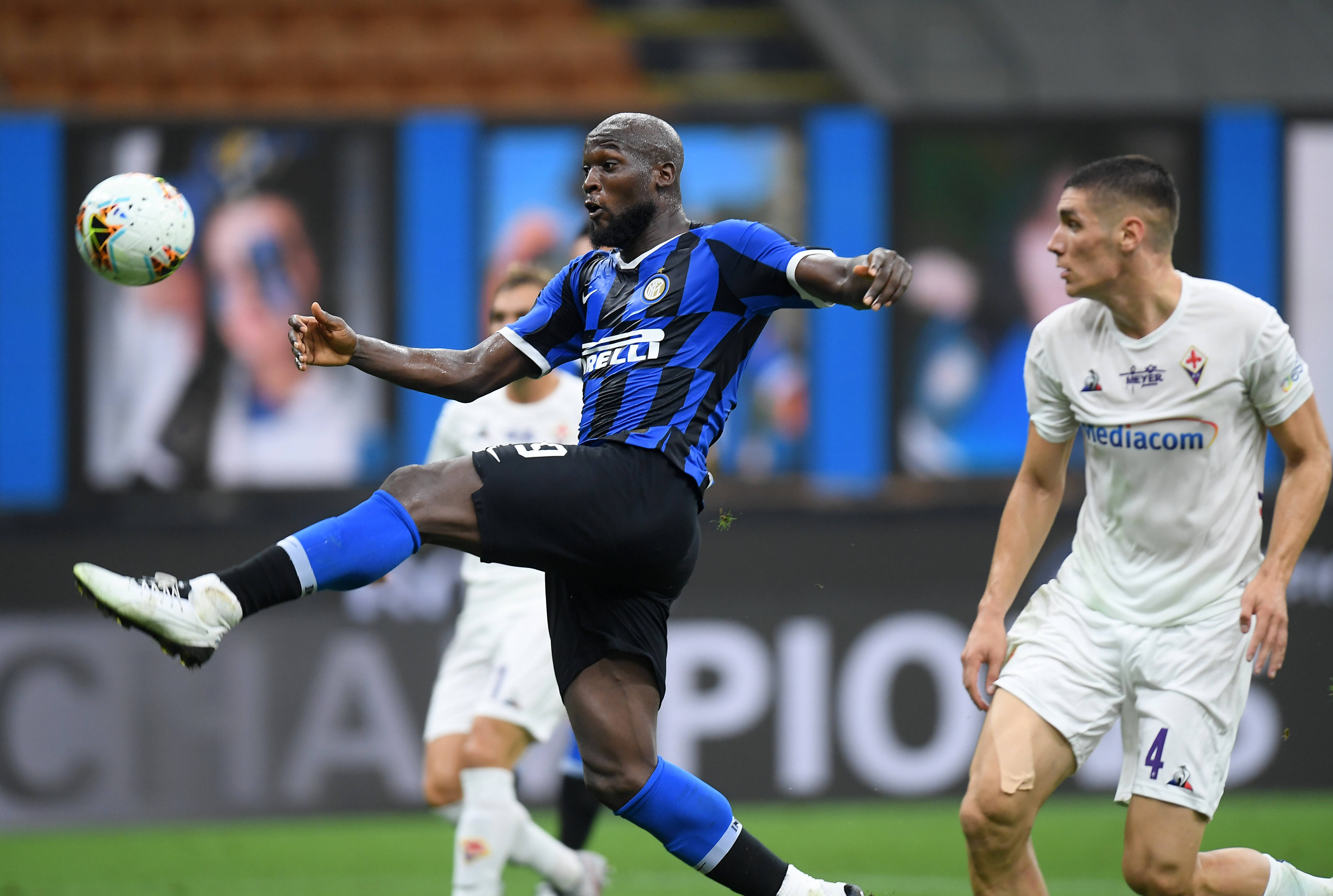 米乐-佛罗伦萨前锋表现神勇,成为全队进攻支柱的是谁