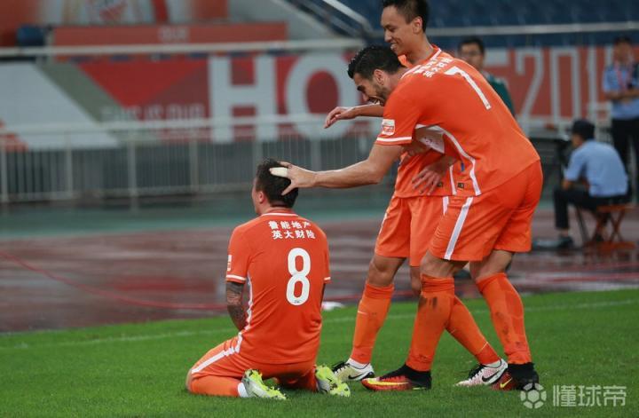 关于大连超越客场逼平杭州绿城,保持不败的信息 关于大连超越客场逼平杭州绿城,保持不败的信息